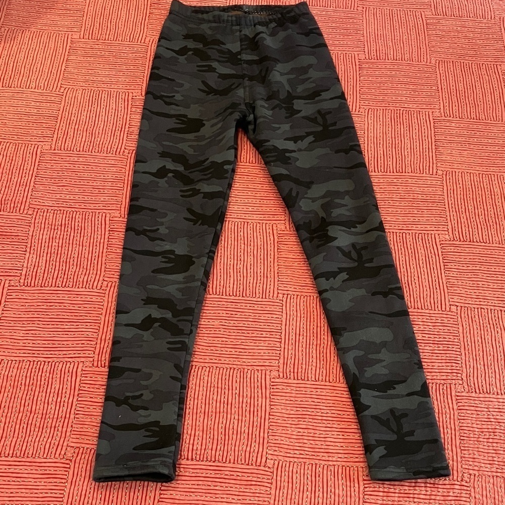 Just Cozy Womens size XS / Small thick fleece Camouflage Leggings